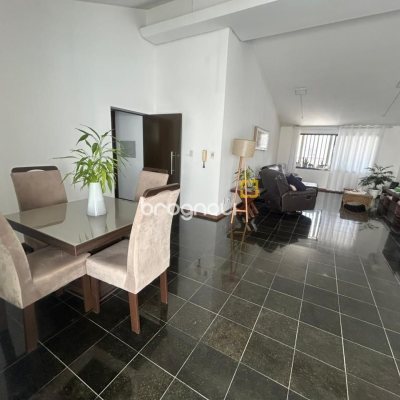 Casa com 400m², 4 garagens, no bairro Centro em Florianópolis