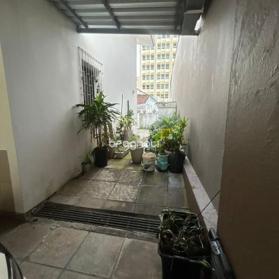 Casa com 400m², 4 garagens, no bairro Centro em Florianópolis