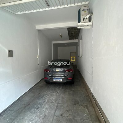 Casa com 400m², 4 garagens, no bairro Centro em Florianópolis