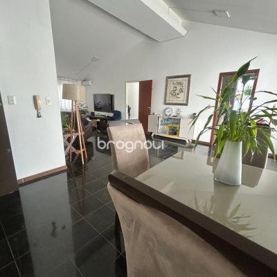 Casa com 400m², 4 garagens, no bairro Centro em Florianópolis