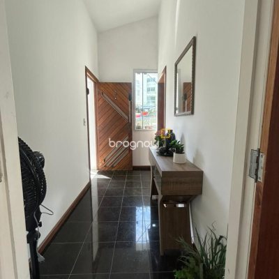Casa com 400m², 4 garagens, no bairro Centro em Florianópolis