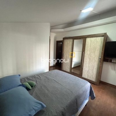 Casa com 400m², 4 garagens, no bairro Centro em Florianópolis