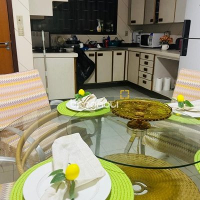 Casa com 400m², 4 garagens, no bairro Centro em Florianópolis