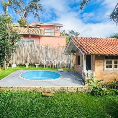 Casa com 271m², 4 quartos (sendo 1 suíte), 3 garagens, no bairro Campeche em Florianópolis