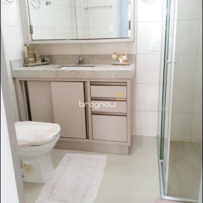 Apartamento com 108m², 3 quartos (sendo 1 suíte), 1 garagem, no bairro Abraão em Florianópolis