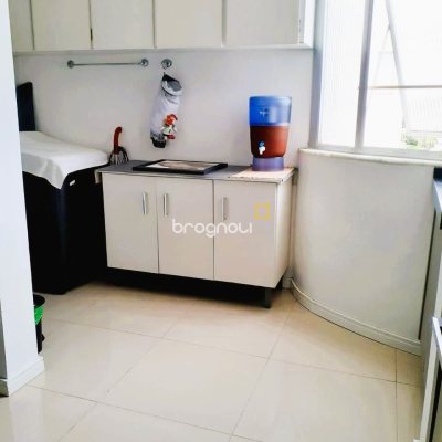 Apartamento com 108m², 3 quartos (sendo 1 suíte), 1 garagem, no bairro Abraão em Florianópolis