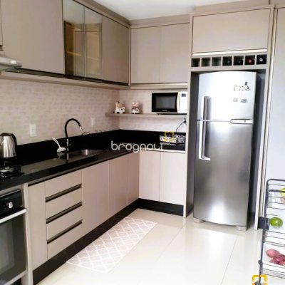 Apartamento com 108m², 3 quartos (sendo 1 suíte), 1 garagem, no bairro Abraão em Florianópolis