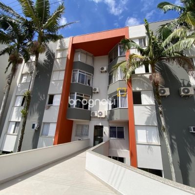 Apartamento com 66m², 3 quartos, 1 garagem, no bairro Trindade em Florianópolis