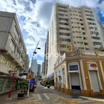 Apartamento com 99m², 3 quartos, 1 garagem, no bairro Centro em Florianópolis