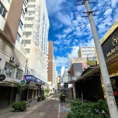 Apartamento com 99m², 3 quartos, 1 garagem, no bairro Centro em Florianópolis