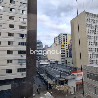 Apartamento com 99m², 3 quartos, 1 garagem, no bairro Centro em Florianópolis