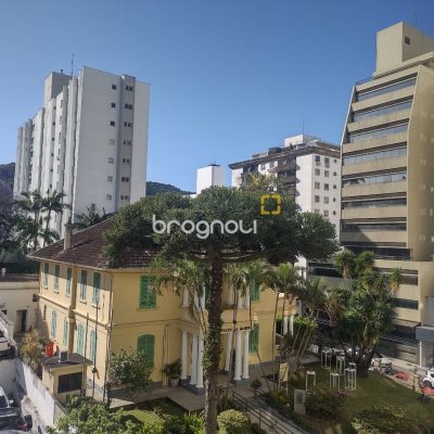 Apartamento com 76m², 2 quartos, no bairro Centro em Florianópolis
