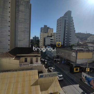 Apartamento com 76m², 2 quartos, no bairro Centro em Florianópolis