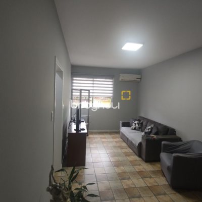 Apartamento com 76m², 2 quartos, no bairro Centro em Florianópolis