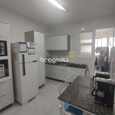 Apartamento com 76m², 2 quartos, no bairro Centro em Florianópolis