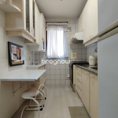 Apartamento com 56m², 1 quarto, 1 garagem, no bairro Agronômica em Florianópolis