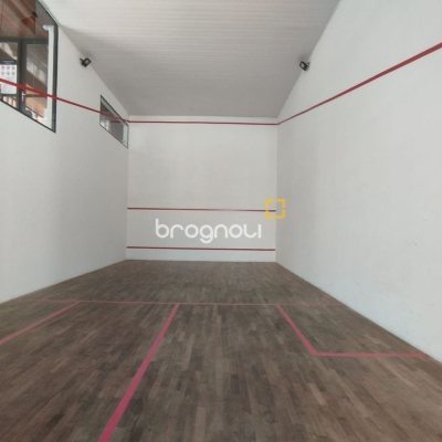 Apartamento com 56m², 1 quarto, 1 garagem, no bairro Agronômica em Florianópolis