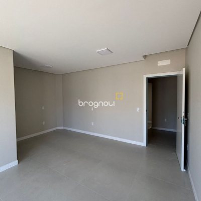 Casa de Condomínio com 176m², 3 quartos (sendo 1 suíte), 4 garagens, no bairro Beira Rio em Biguaçu