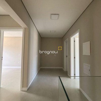 Casa de Condomínio com 176m², 3 quartos (sendo 1 suíte), 4 garagens, no bairro Beira Rio em Biguaçu