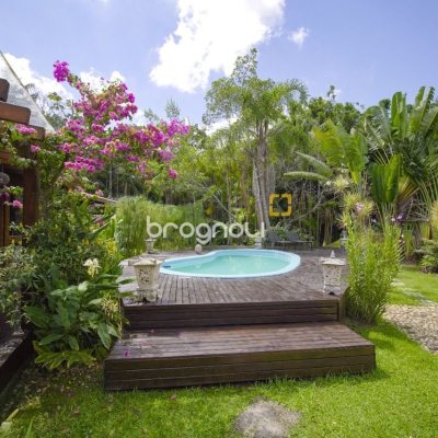 Casa com 313m², 3 quartos (sendo 2 suítes), 4 garagens, no bairro Rio Tavares em Florianópolis
