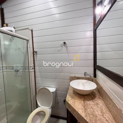 Casa com 313m², 3 quartos (sendo 2 suítes), 4 garagens, no bairro Rio Tavares em Florianópolis