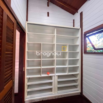 Casa com 313m², 3 quartos (sendo 2 suítes), 4 garagens, no bairro Rio Tavares em Florianópolis