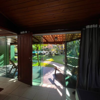 Casa com 313m², 3 quartos (sendo 2 suítes), 4 garagens, no bairro Rio Tavares em Florianópolis
