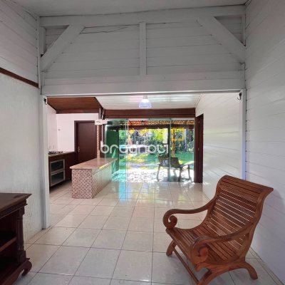 Casa com 313m², 3 quartos (sendo 2 suítes), 4 garagens, no bairro Rio Tavares em Florianópolis
