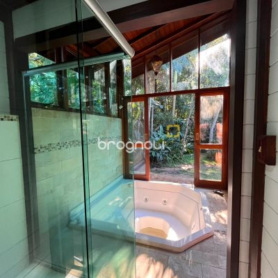 Casa com 313m², 3 quartos (sendo 2 suítes), 4 garagens, no bairro Rio Tavares em Florianópolis