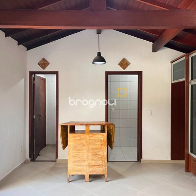Casa com 313m², 3 quartos (sendo 2 suítes), 4 garagens, no bairro Rio Tavares em Florianópolis