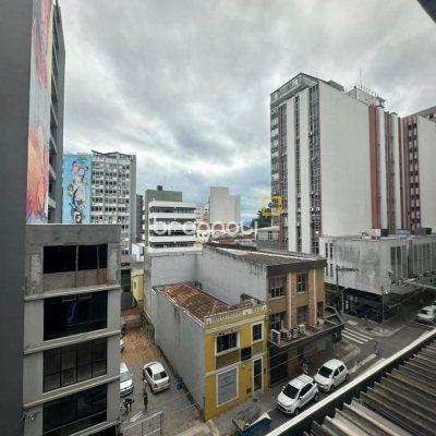 Sala com 50m², 1 garagem, no bairro Centro em Florianópolis