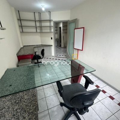 Sala com 50m², 1 garagem, no bairro Centro em Florianópolis