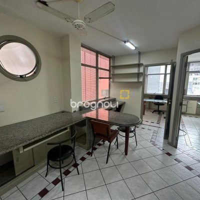 Sala com 50m², 1 garagem, no bairro Centro em Florianópolis