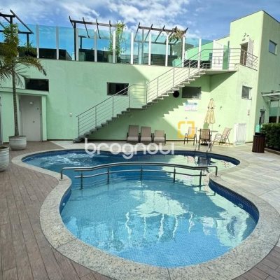 Apartamento com 68m², 2 quartos (sendo 2 suítes), 1 garagem, no bairro Trindade em Florianópolis