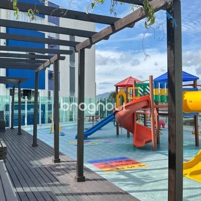Apartamento com 68m², 2 quartos (sendo 2 suítes), 1 garagem, no bairro Trindade em Florianópolis