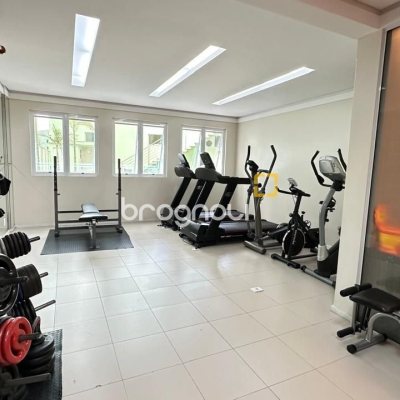 Apartamento com 68m², 2 quartos (sendo 2 suítes), 1 garagem, no bairro Trindade em Florianópolis