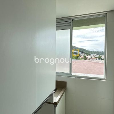 Apartamento com 68m², 2 quartos (sendo 2 suítes), 1 garagem, no bairro Trindade em Florianópolis