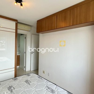 Apartamento com 68m², 2 quartos (sendo 2 suítes), 1 garagem, no bairro Trindade em Florianópolis