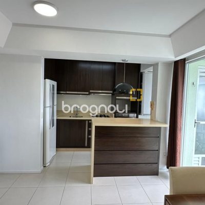 Apartamento com 68m², 2 quartos (sendo 2 suítes), 1 garagem, no bairro Trindade em Florianópolis