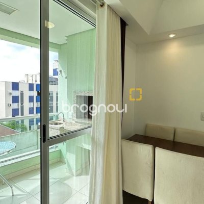 Apartamento com 68m², 2 quartos (sendo 2 suítes), 1 garagem, no bairro Trindade em Florianópolis