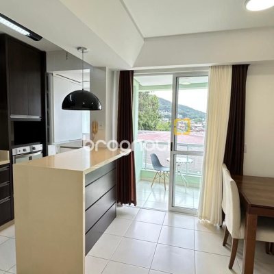 Apartamento com 68m², 2 quartos (sendo 2 suítes), 1 garagem, no bairro Trindade em Florianópolis