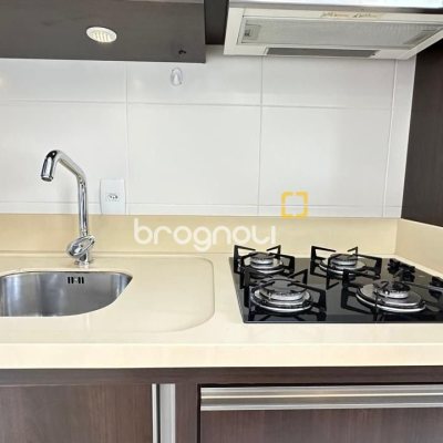 Apartamento com 68m², 2 quartos (sendo 2 suítes), 1 garagem, no bairro Trindade em Florianópolis