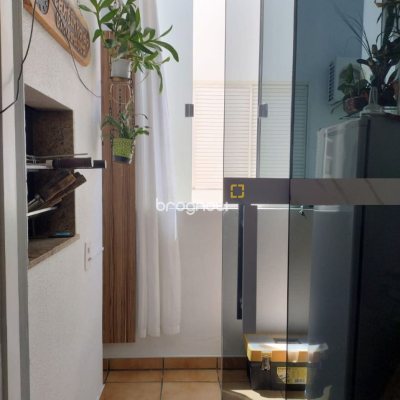 Apartamento com 79m², 2 quartos, 2 garagens, no bairro Canasvieiras em Florianópolis