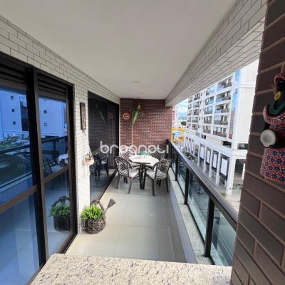 Apartamento com 116m², 3 quartos (sendo 3 suítes), 2 garagens, no bairro Kobrasol em São José