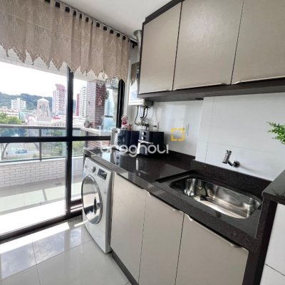 Apartamento com 116m², 3 quartos (sendo 3 suítes), 2 garagens, no bairro Kobrasol em São José