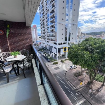 Apartamento com 116m², 3 quartos (sendo 3 suítes), 2 garagens, no bairro Kobrasol em São José