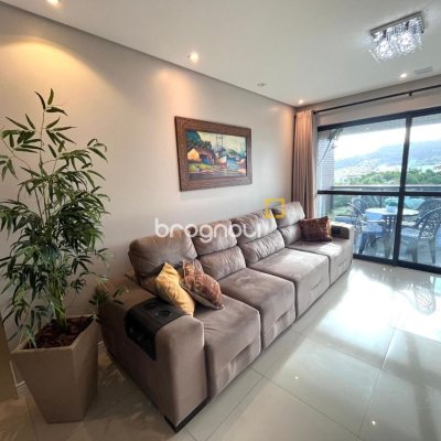 Apartamento com 116m², 3 quartos (sendo 3 suítes), 2 garagens, no bairro Kobrasol em São José