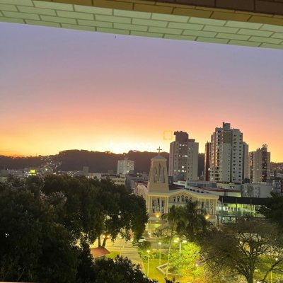 Apartamento com 116m², 3 quartos (sendo 3 suítes), 2 garagens, no bairro Kobrasol em São José