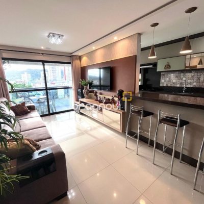 Apartamento com 116m², 3 quartos (sendo 3 suítes), 2 garagens, no bairro Kobrasol em São José