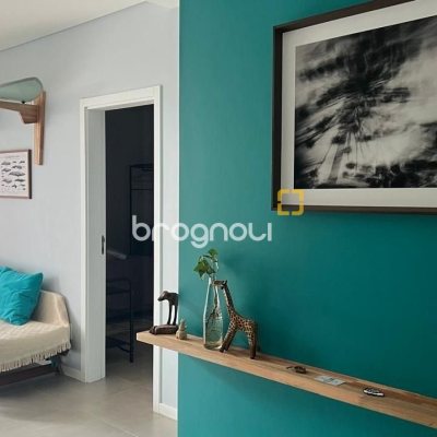 Apartamento com 103m², 2 quartos (sendo 1 suíte), 2 garagens, no bairro Lagoa da Conceição em Florianópolis